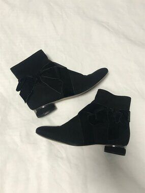 Karl Lagerfeld Paris Black Suede Velvet Bow Ankle Boots Booties 6.5 Chanel-like